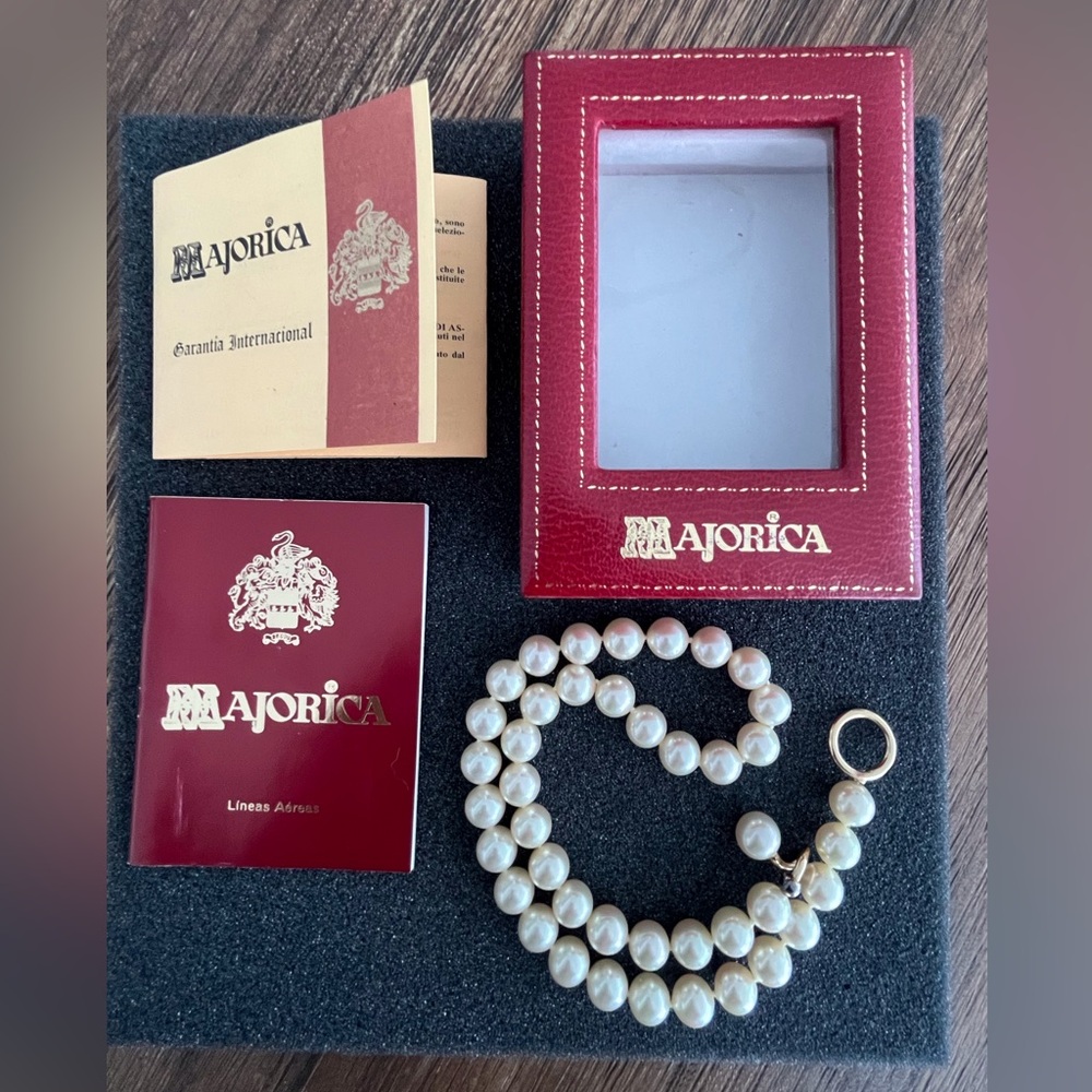 Vintage Majorica Immitation Pearl Necklace - Elegant Cream Jewelry